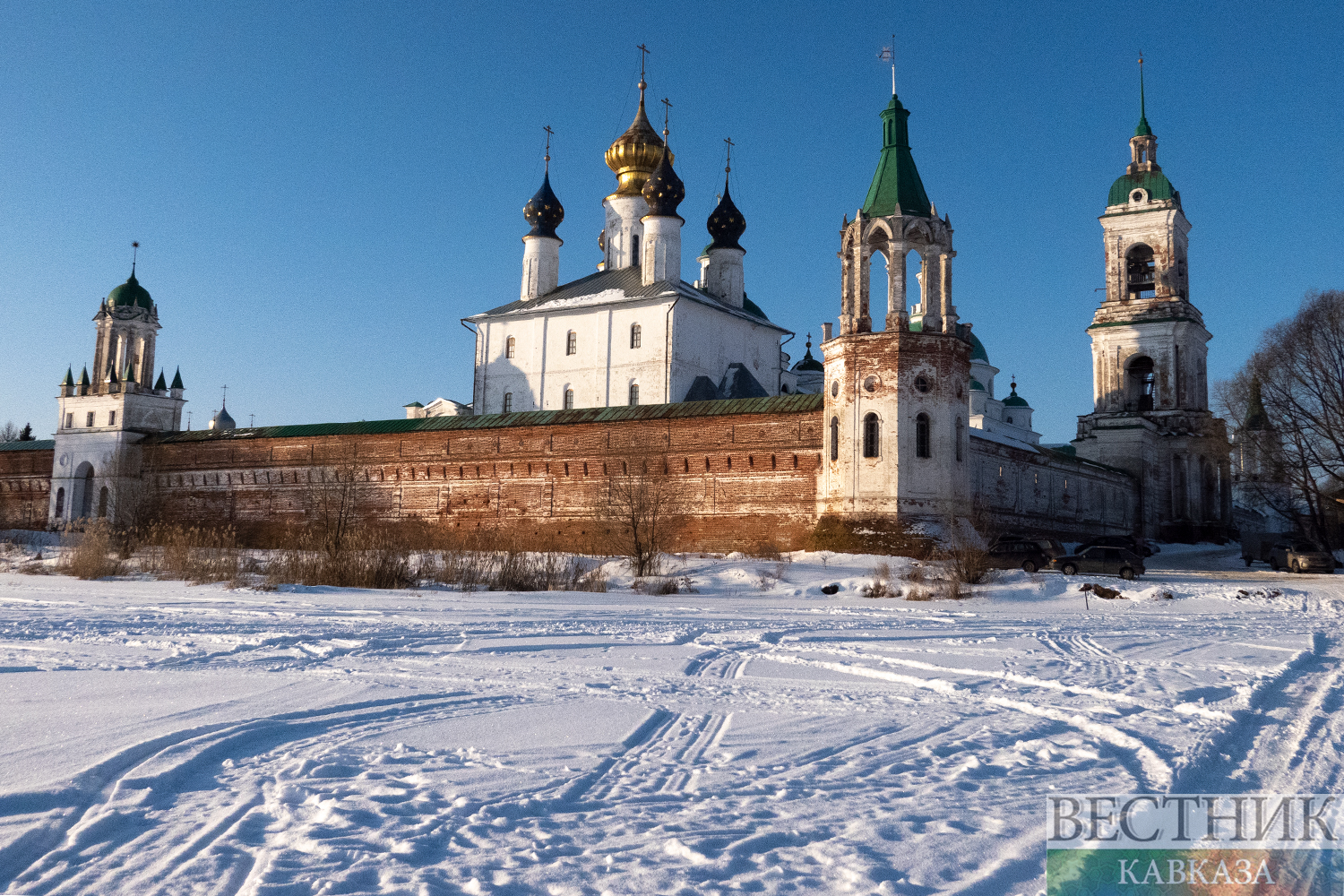 Спасо-Яковлевский Дмитриев монастырь зимой
