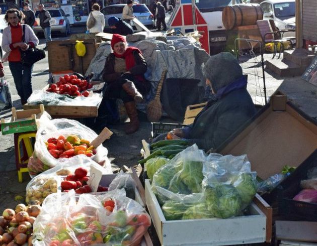В Батуми снесли палатки уличных торговцев 