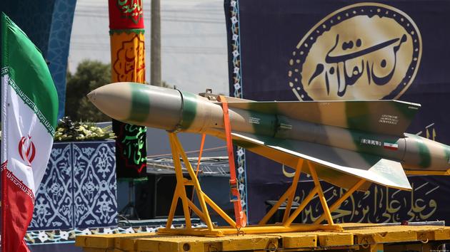 Тегеран отметил годовщину революции очередной ракетой