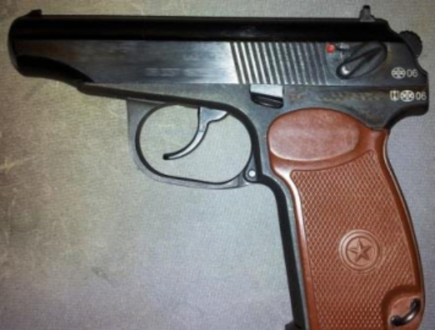 Незаконный пистолет нашли у пассажира "пятерки" в Усть-Джегуте