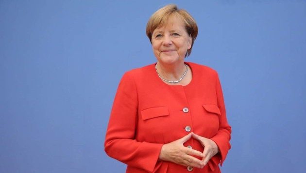 Меркель поздравила Зеленского с победой на президентских выборах