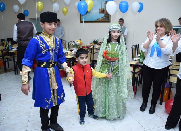По инициативе Фонда Гейдара Алиева для сирот и детей, нуждающихся в особой заботе, организованы праздничные мероприятия в связи с Новрузом