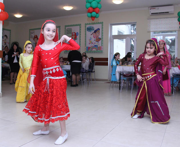 По инициативе Фонда Гейдара Алиева для сирот и детей, нуждающихся в особой заботе, организованы праздничные мероприятия в связи с Новрузом