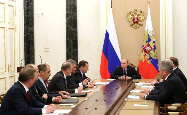 Песков рассказал о совещании Путина с Совбезом РФ