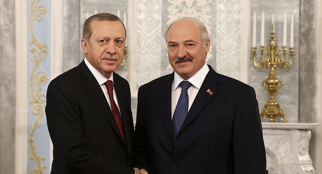 Лукашенко: Белоруссию и Турцию связывают братские отношения 