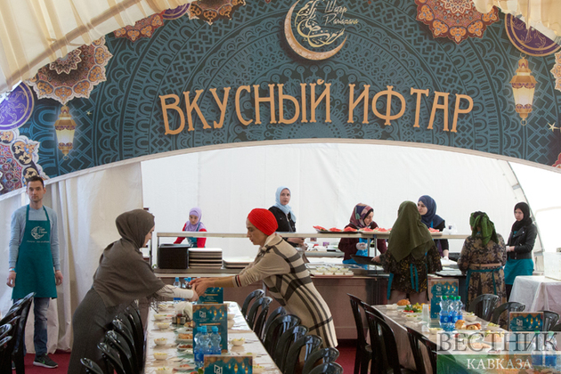 По инициативе Лейлы Алиевой в "Шатре Рамадана" в Москве был дан ифтар