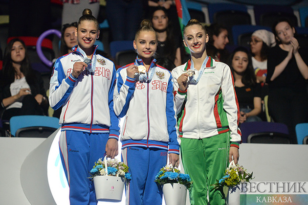 Арина Аверина завоевала "золото" чемпионата Европы по художественной гимнастике в Баку в упражнениях с мячом