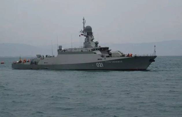 Экипажи Каспийской флотилии провели внеплановые учения 
