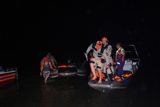 Лодка с туристами попала в "бензиновый плен" на Кубани 