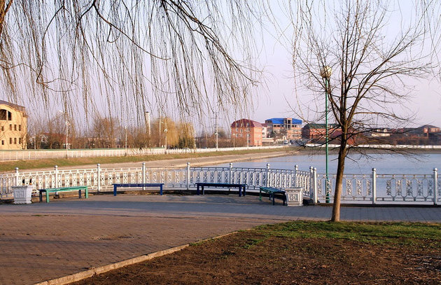 В Назрани реконструируют городской пруд 