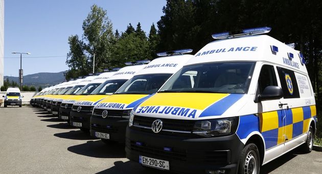 Микроавтобус сорвался в пропасть в Грузии, погибли пять человек
