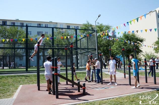 Лейла Алиева поучаствовала в открытии очередного двора, благоустроенного в рамках проекта "Наш двор"