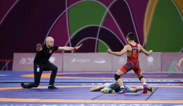 Мурад Хагвердиев завоевал "золото" в вольной борьбе на европейском юношеском олимпийском фестивале в Баку