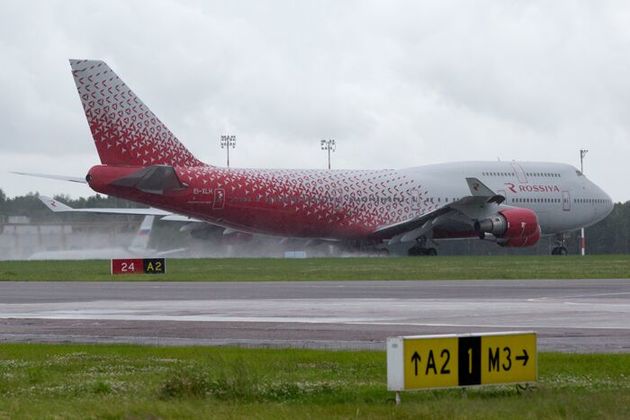 Boeing-747 возвращается во Внуково, не долетев до Антальи