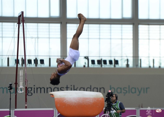 Медалисты в опорном прыжке у юношей определились на олимпийском фестивале в Баку