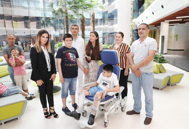 Лейла Алиева встретилась с детьми, лечащимися в Международном госпитале Bona Dea при поддержке Фонда Гейдара Алиева