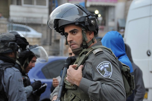 Арабские подростки атаковали полицейского в Иерусалиме