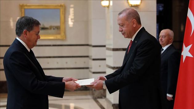 Новый посол США в Турции вручил Эрдогану верительные грамоты