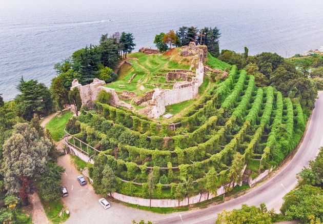 Крепость Петра в Аджарии подготовят к приему туристов за $595 тыс