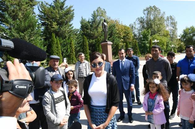 Мехрибан Алиева и Лейла Алиева посетили Шамахинский район