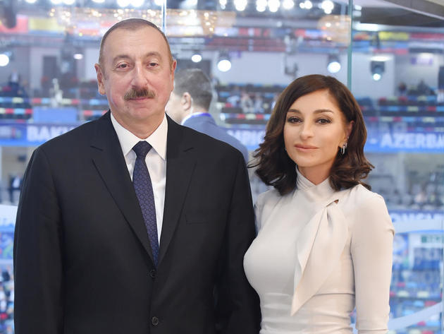 Ильхам Алиев и Мехрибан Алиева посетили открытие учебного комплекса средней школы № 300 в Баку