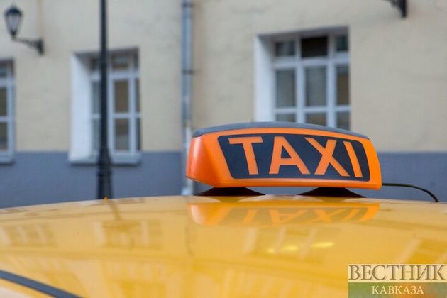 В Ставрополе такси влетело в электрический столб