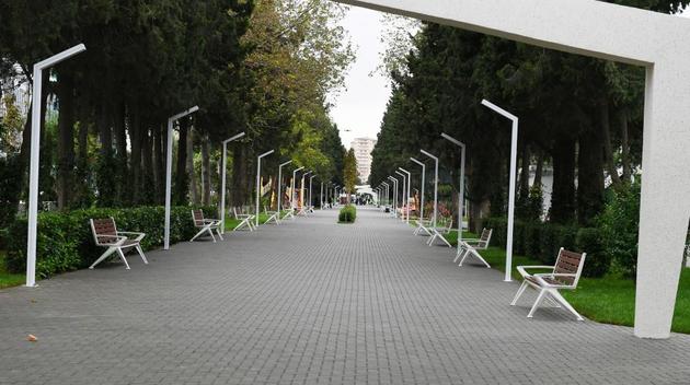 Ильхам Алиев и Мехрибан Алиева посетили новый и реконструированный парки в Баку