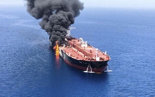 Подбитый танкер Sabiti доберется до Ирана не раньше конца октября