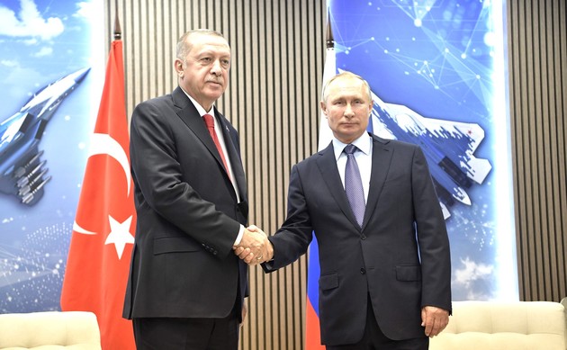 Путин пригласил Эрдогана "в ближайшие дни" совершить визит в Россию