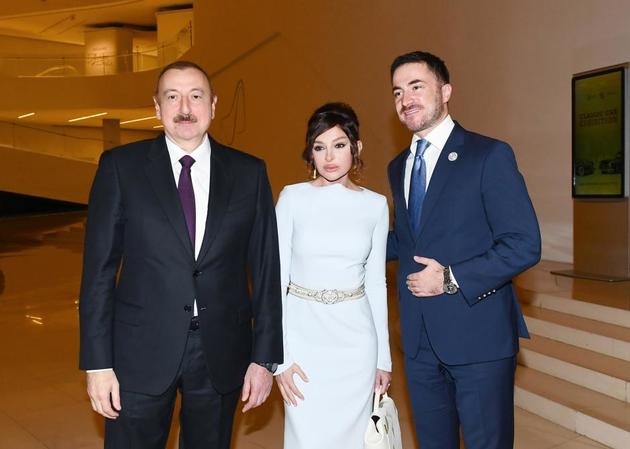 Ильхам Алиев и Мехрибан Алиева посетили официальный прием в честь глав государств и правительств, участвующих в Бакинском саммите