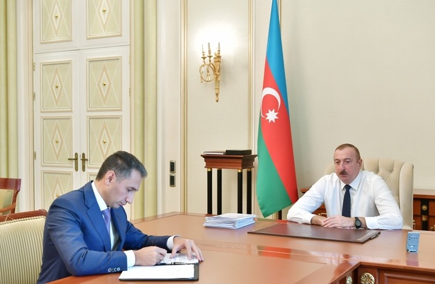 Ильхам Алиев провел встречу с председателем "Азеркосмоса"