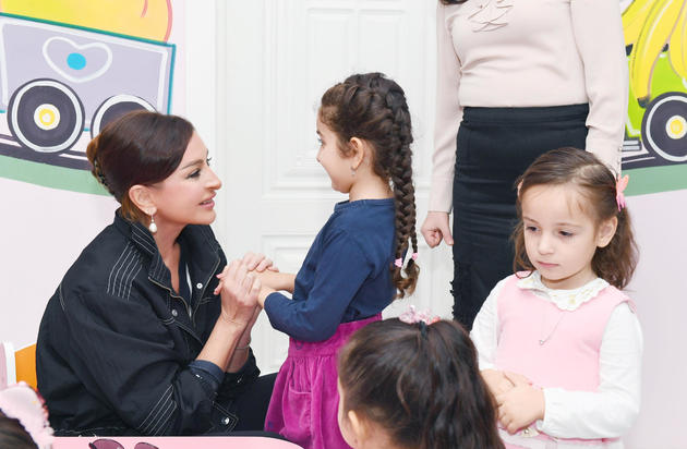 Мехрибан Алиева побывала в яслях-детском саду №64 в Наримановском районе Баку