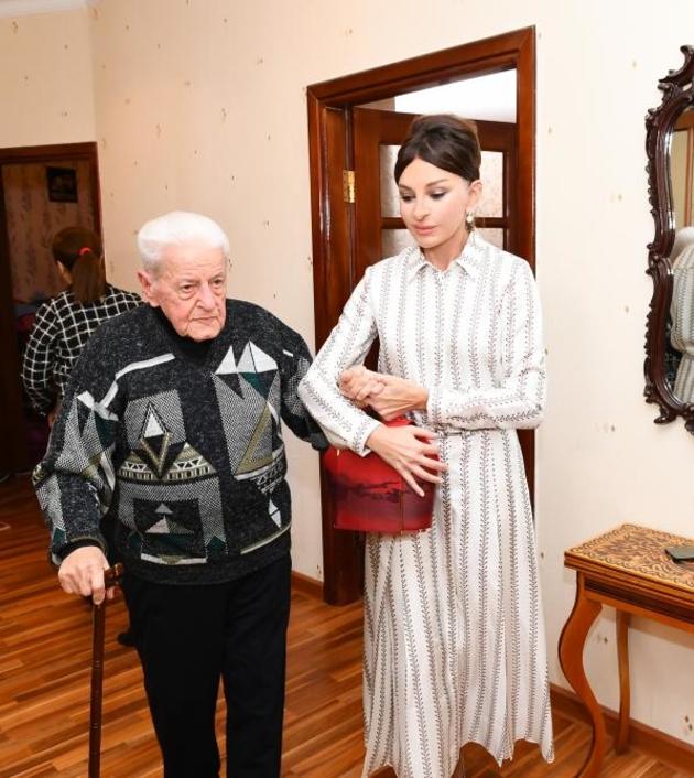 Мехрибан Алиева побывала в гостях у известного ханенде Алибабы Мамедова 