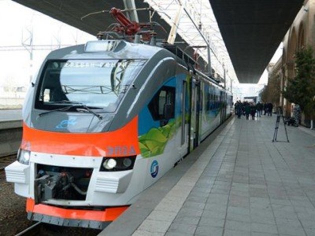 ЮКЖД на три дня запустит дополнительные поезда между Ереваном и Гюмри