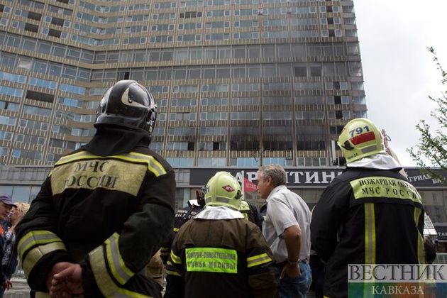 Пожар на балконах многоэтажки тушат в Краснодаре