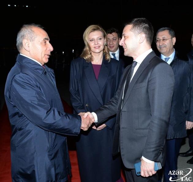 Зеленский завершил визит в Азербайджан