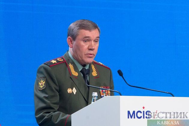 Герасимов: активность НАТО у границ РФ усилилась 