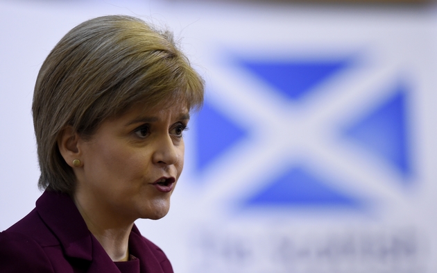 Шотландия намерена смягчать карантин с конца мая