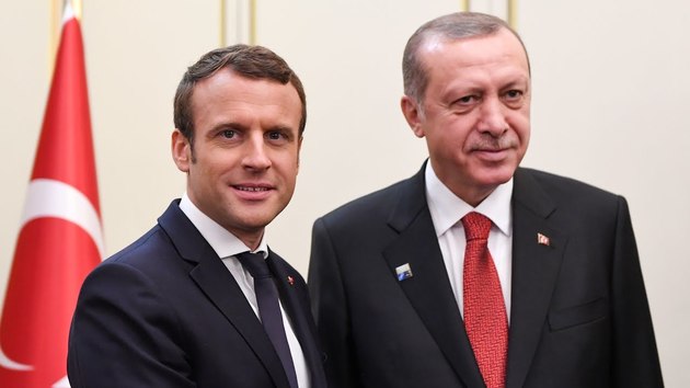 Макрон хочет обсудить с Эрдоганом ситуацию в Карабахе