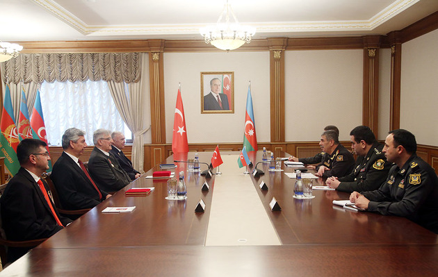 Министр обороны Азербайджана принял глав турецких оборонных предприятий