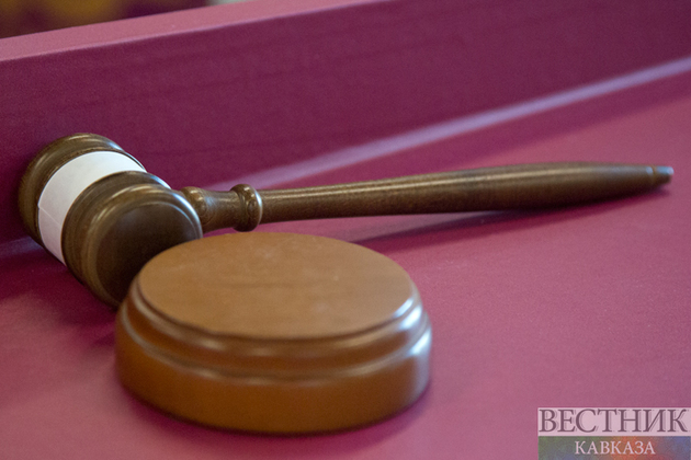 Четырех мужчин в Дагестане судят за вымогательство десятков миллионов рублей