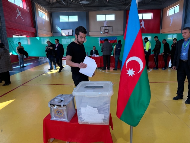 Голосование в первом возрожденном после Карабахской войны селе Агалы Зангиланского района.