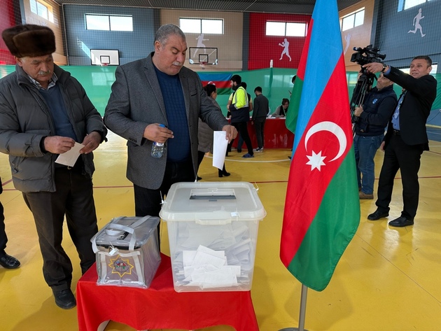 Голосование в первом возрожденном после Карабахской войны селе Агалы Зангиланского района.