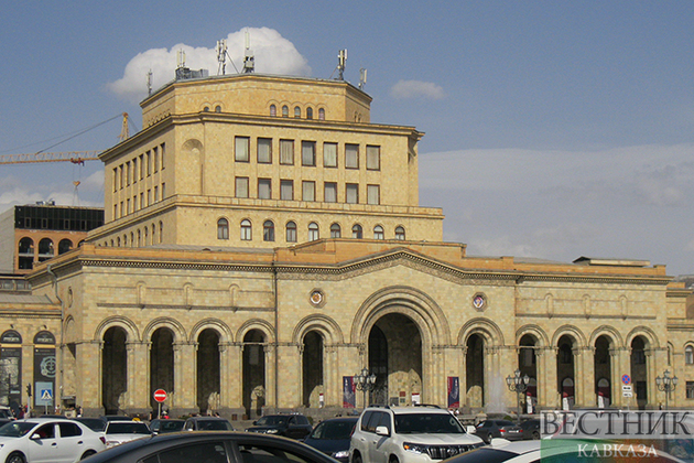 Неизвестные поссорились в штаб-квартире РПА в Ереване 
