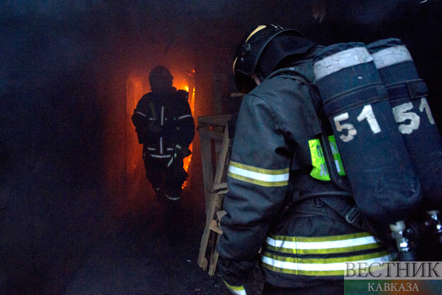 В Павлодарской области парень вытащил из горящего дома троих детей