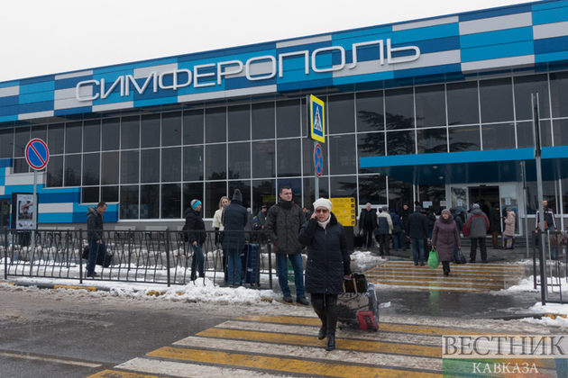 Аксенов пообещал улучшить ситуацию с ночным транспортом в аэропорту Симферополя