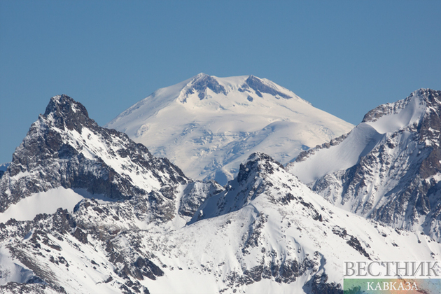 Альпинисты 14 стран совершили скоростной забег на Эльбрус