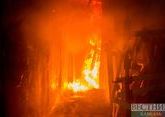 Огонь уничтожил шесть машин у банкетного зала в Махачкале