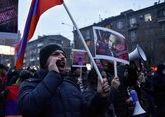 Оппозиция снова помитинговала у парламента Армении