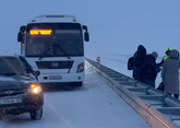 Казахстанские полицейские спасли из ледяного плена 16 россиян